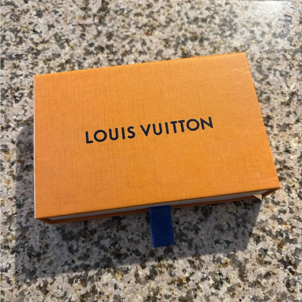 Louis Vuitton Damier Ebene Key Pouch with Gold Clasp - Picture 9 of 11